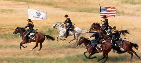 7th cavalry charge 5 horses