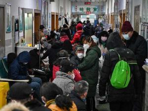 crowded wuhan hospital